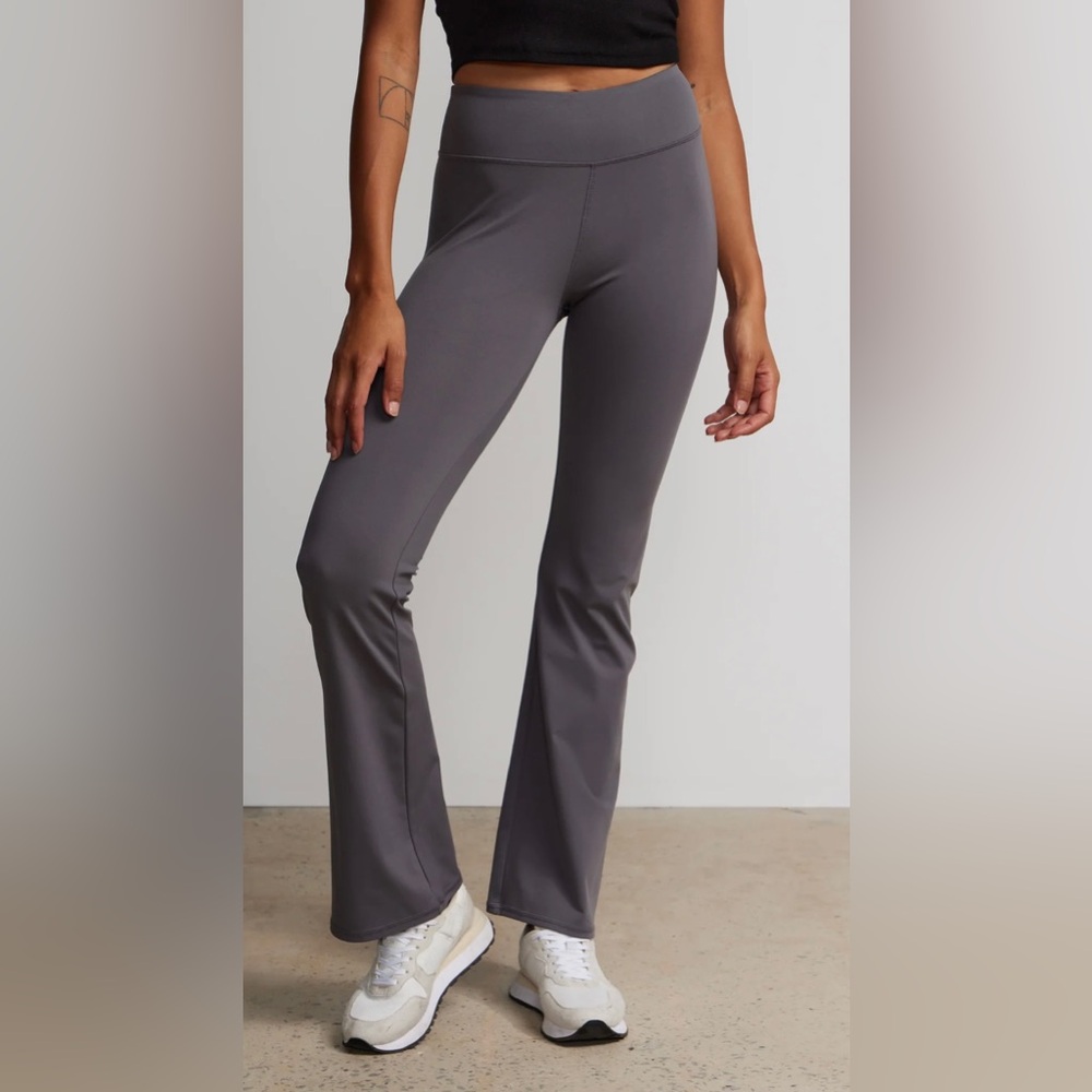 Women’s yoga pants